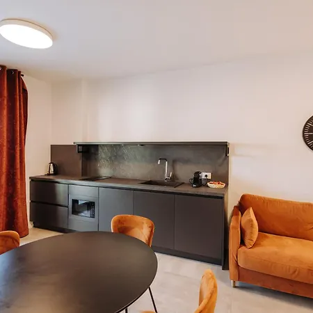 Marisabella 8 Apartment